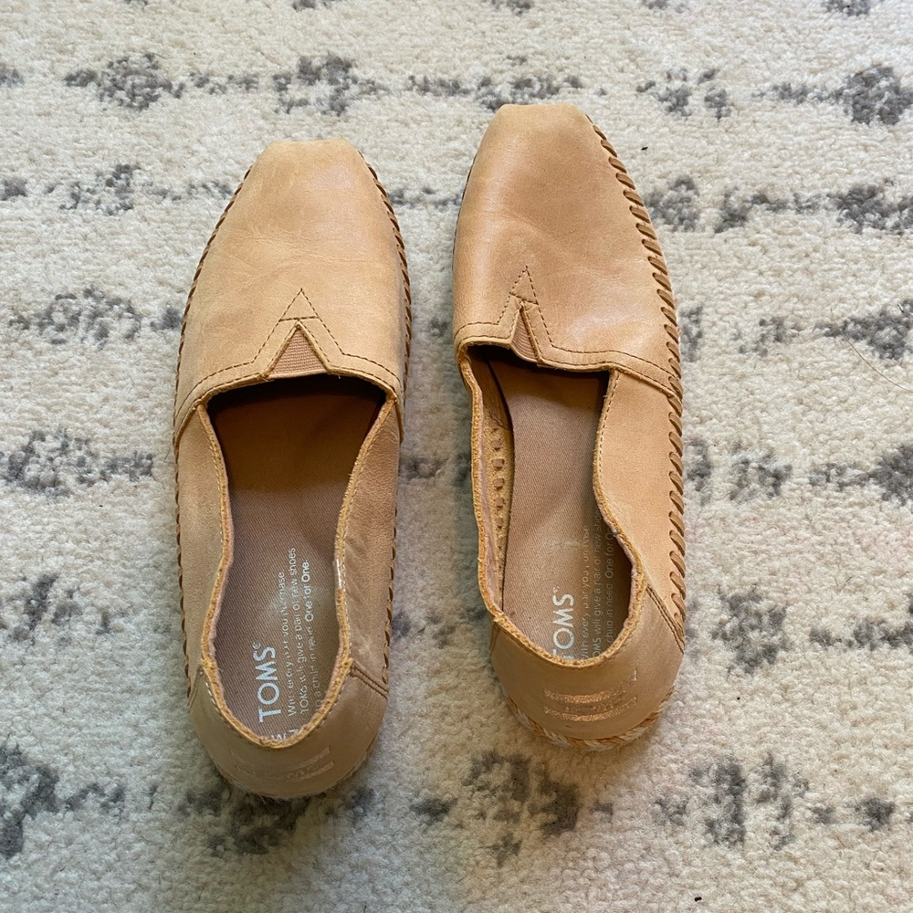TOMS Men's Light Brown Slip-On Loafers